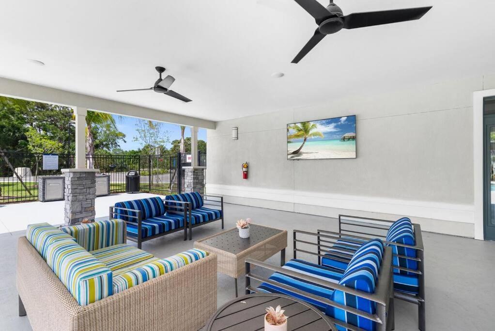 Elegant 1Br/1Ba Condo With Pool, Gym And Laundry Melbourne Dış mekan fotoğraf